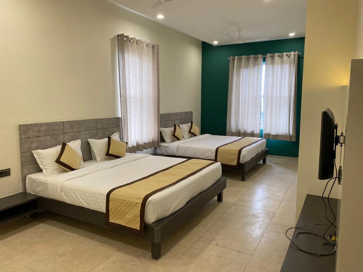 The Sarbati Palace Hotel Shahpura  ภายนอก รูปภาพ